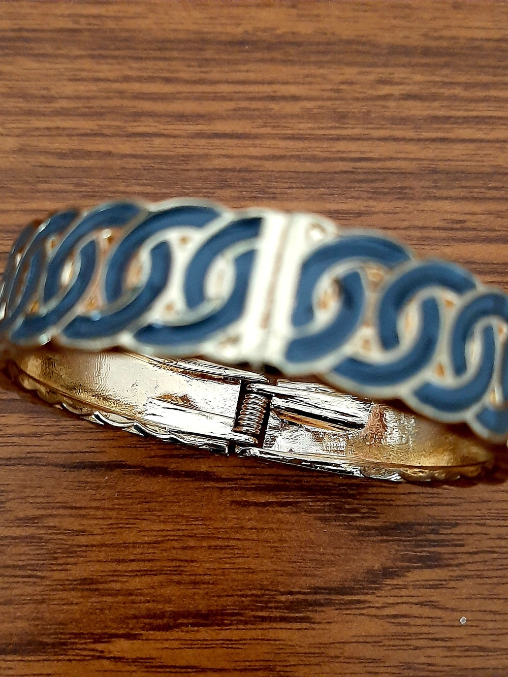 Gold Chain-Link Bangle with Navy Enamel Accents